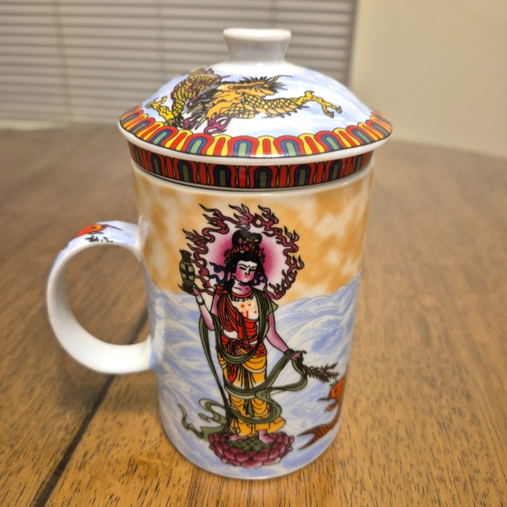 Porcelain Tea Cup with Lid, Infuser, Strainer  10 oz